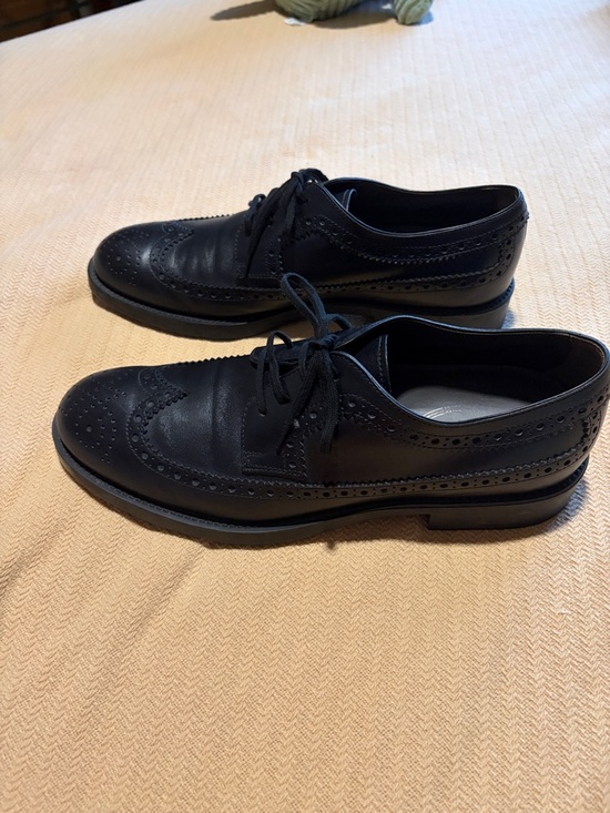 Tod’s classic Black Men\'s Wingtip Brogues. 9.5 main image 9